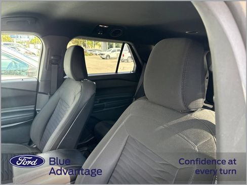 Used 2020 Ford Explorer XLT RWD image 2