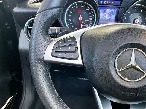 Used 2019 Mercedes-Benz SLC 300 image 24
