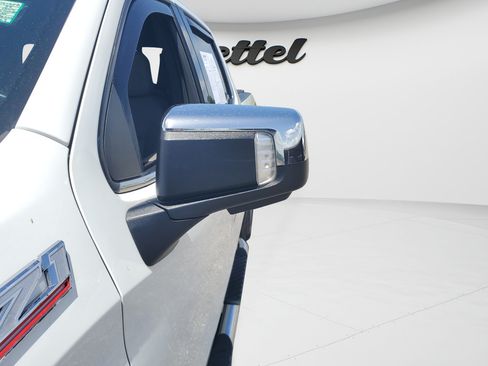 Used 2022 Chevrolet Silverado 1500 LTZ w/ LTZ Convenience Package II AWD/4WD image 27