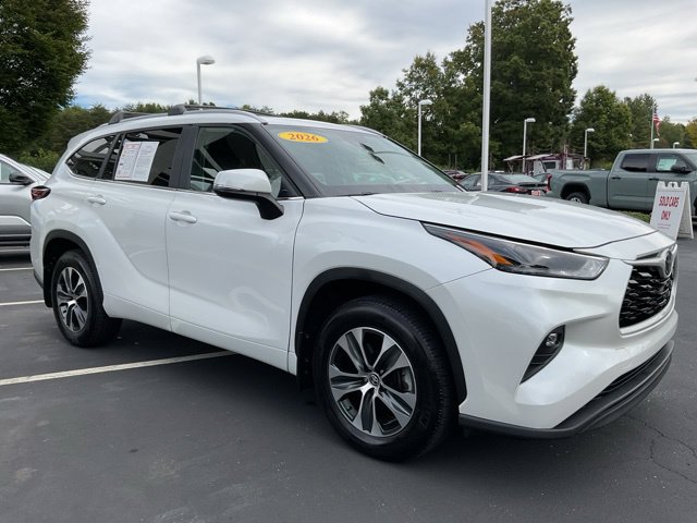 Used 2026 Toyota Highlander XLE AWD/4WD image 5