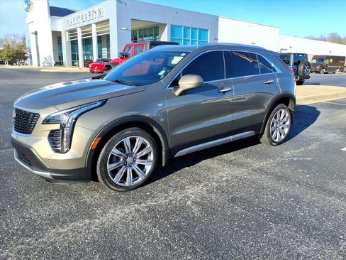 Used 2020 Cadillac XT4 Premium Luxury w/ Cold Weather Package image 3