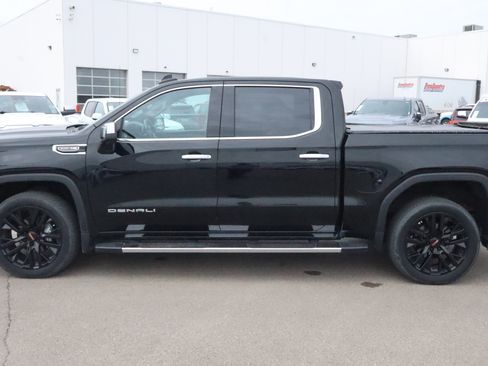 Used 2021 GMC Sierra 1500 Denali w/ Driver Alert Package II AWD/4WD image 4