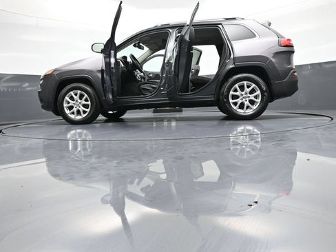 Used 2015 Jeep Cherokee Latitude AWD/4WD image 47
