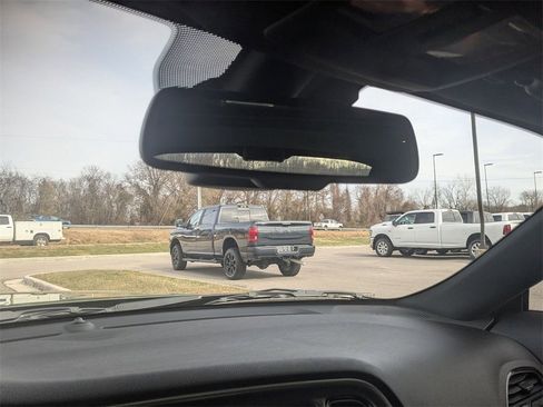 Used 2022 Dodge Challenger R/T w/ Driver Convenience Group image 31