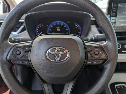 Used 2022 Toyota Corolla LE image 23
