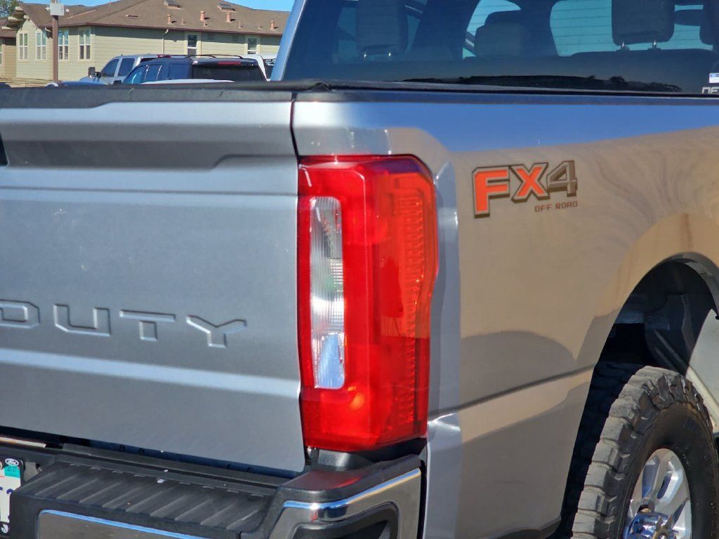Used 2023 Ford F250 XLT w/ FX4 Off-Road Package AWD/4WD image 40
