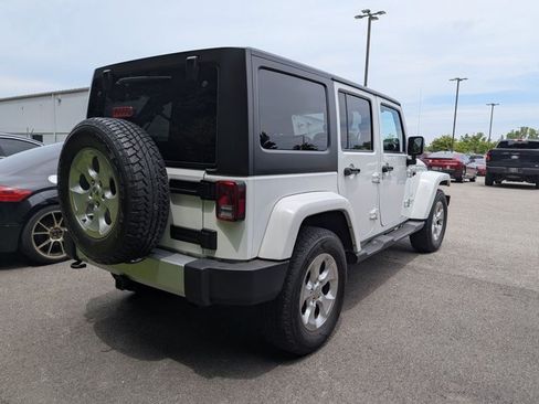 Used 2015 Jeep Wrangler Unlimited Sahara w/ Connectivity Group AWD/4WD image 4