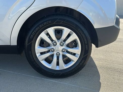 Used 2020 Kia Soul LX FWD image 17
