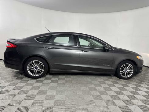 Used 2016 Ford Fusion Titanium FWD image 9