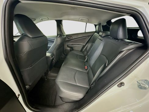 Used 2019 Toyota Prius XLE w/ Carpet Mat Package AWD/4WD image 28