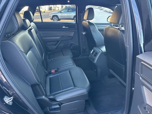 Used 2022 Volkswagen Atlas Cross Sport SE image 38