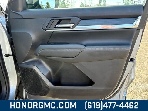 Used 2025 GMC Terrain Elevation image 21