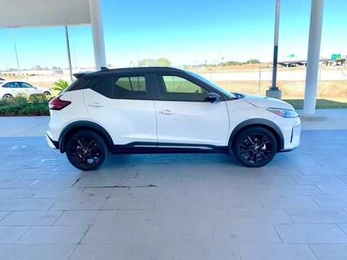 Used 2024 Nissan Kicks SR image 5