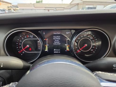 Used 2021 Jeep Gladiator Rubicon AWD/4WD image 16