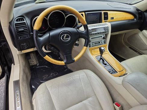 Used 2005 Lexus SC 430 Convertible image 10