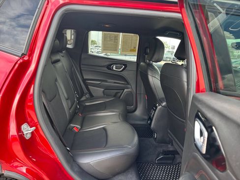 Used 2025 Jeep Compass Trailhawk AWD/4WD image 24