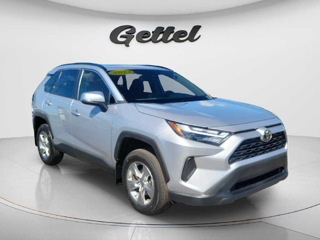 Used 2024 Toyota RAV4 XLE w/ Convenience Package FWD image 3
