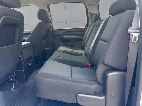 Used 2011 GMC Sierra 2500 SLE w/ SLE Preferred Package AWD/4WD image 21