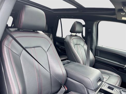 Used 2024 Ford Expedition Max Limited image 31