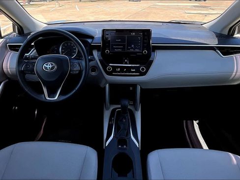 Used 2022 Toyota Corolla Cross LE image 9