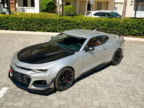 Used 2019 Chevrolet Camaro ZL1 image 10