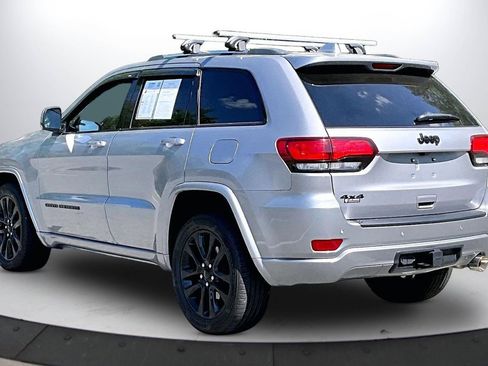 Certified 2021 Jeep Grand Cherokee Laredo X AWD/4WD image 7