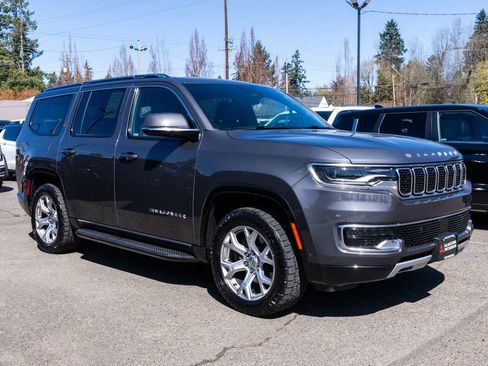 Used 2022 Jeep Wagoneer Series II AWD/4WD image 1