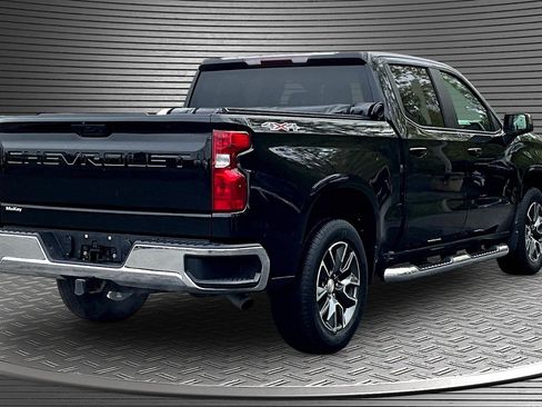 Used 2023 Chevrolet Silverado 1500 LT AWD/4WD image 6