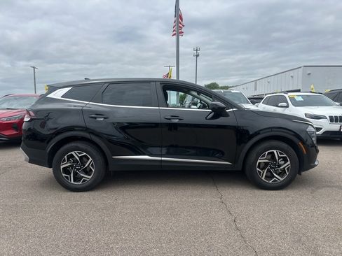 Used 2025 Kia Sportage LX AWD/4WD image 9