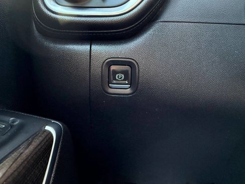 Used 2022 Chevrolet Silverado 3500 LT w/ Convenience Package image 28