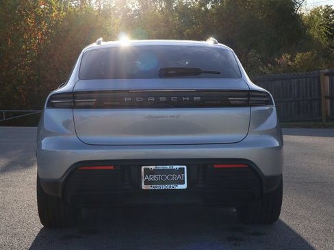 Certified 2025 Porsche Macan 4S Electric AWD/4WD image 7