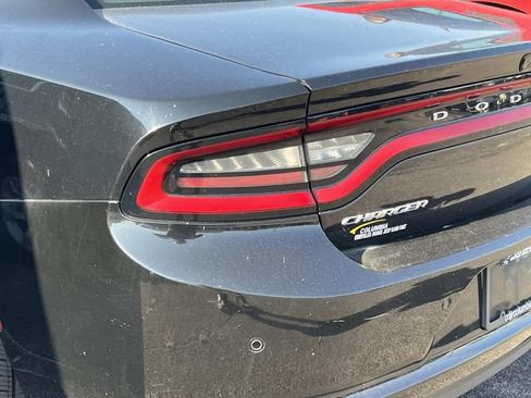 Used 2019 Dodge Charger SXT w/ Cold Weather Package RWD image 9