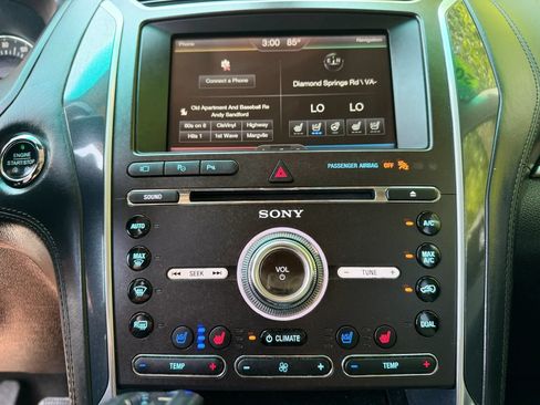 Used 2016 Ford Explorer Platinum AWD/4WD image 34