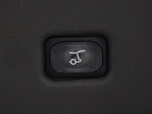 Used 2022 Lincoln Nautilus Reserve image 25