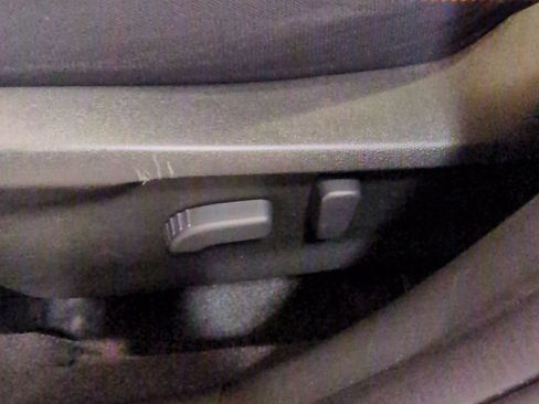 Used 2023 Subaru Crosstrek 2.0i Premium AWD/4WD image 17