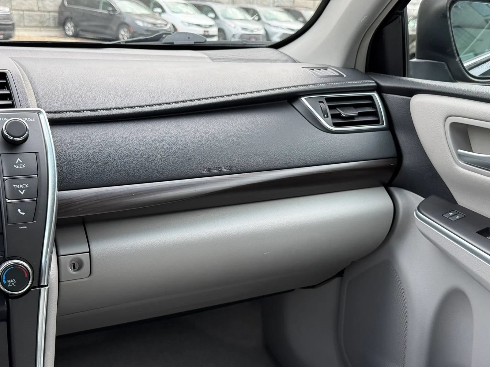 Used 2015 Toyota Camry LE FWD image 16