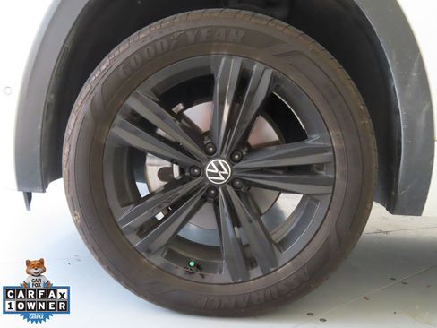 Certified 2023 Volkswagen Atlas Cross Sport SEL Premium R-Line AWD/4WD image 31