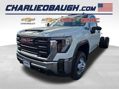 New 2026 GMC Sierra 3500 Pro w/ Convenience Package