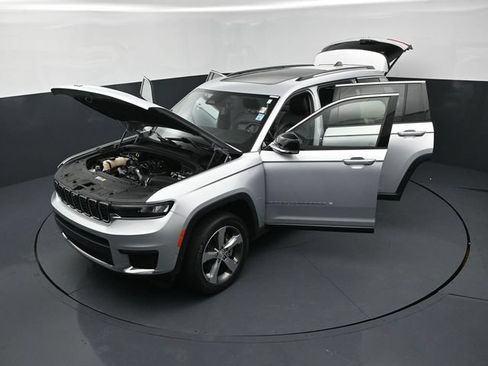 Used 2021 Jeep Grand Cherokee L Limited w/ Luxury Tech Group II AWD/4WD image 26