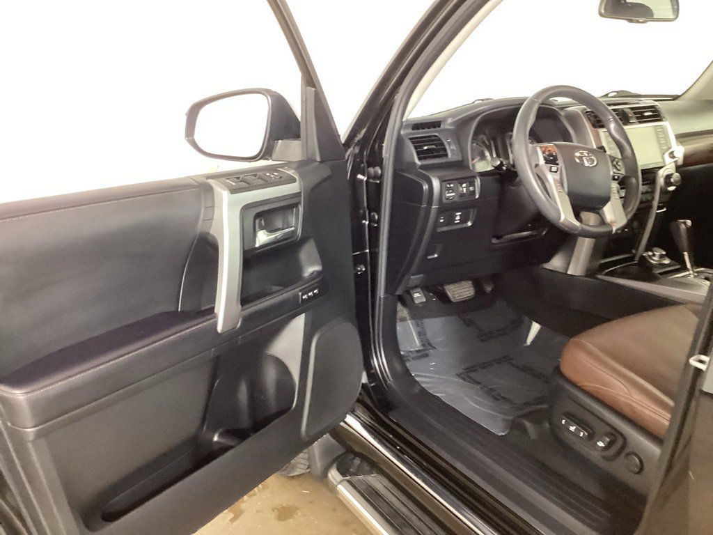 Used 2021 Toyota 4Runner Limited AWD/4WD image 9