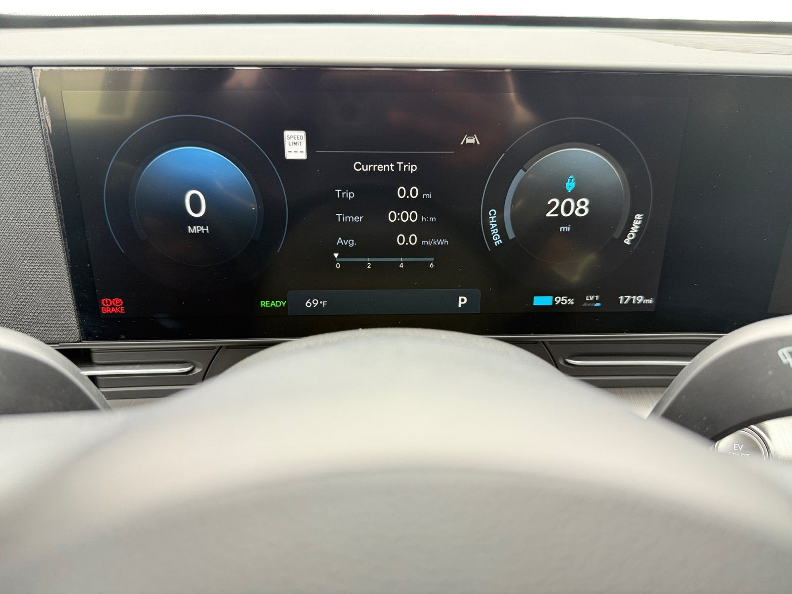 Certified 2025 Hyundai Kona SE FWD image 11