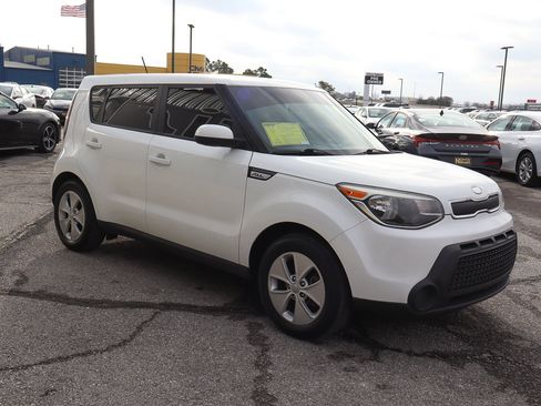Used 2016 Kia Soul image 3