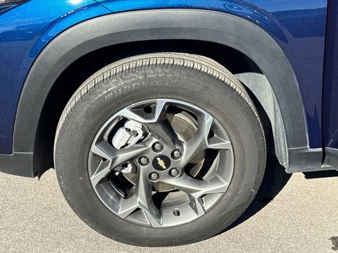 Used 2024 Chevrolet Trax LT w/ LT Convenience Package image 24