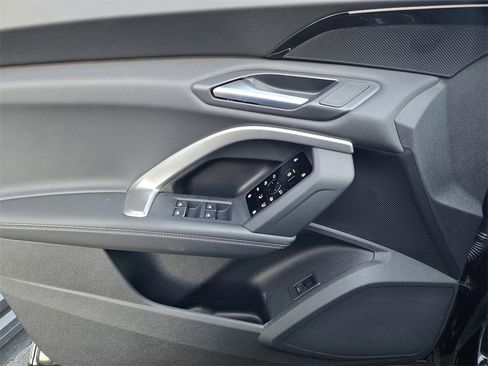 New 2025 Audi Q5 Premium image 17