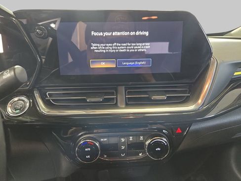 Used 2025 Chevrolet Trax ACTIV w/ Driver Confidence Package FWD image 23