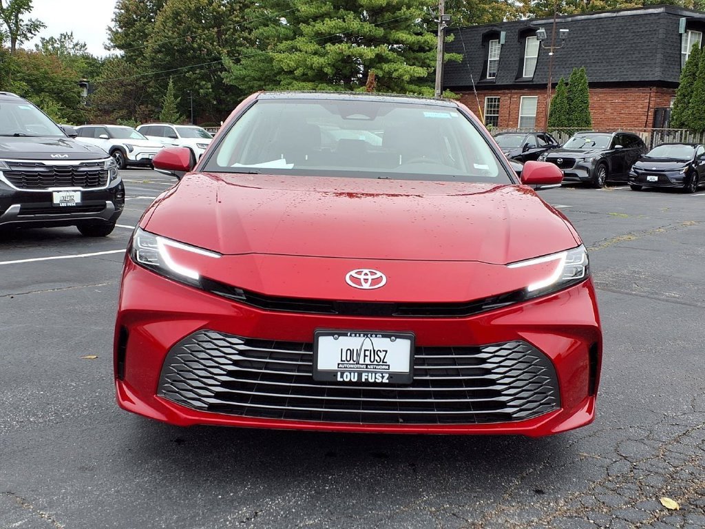 Used 2026 Toyota Camry XLE FWD image 7