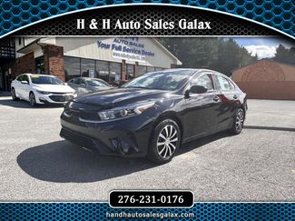 Used 2022 Kia Forte LXS image 1