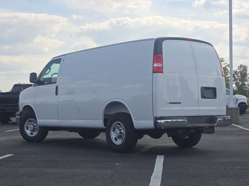 New 2025 Chevrolet Express 2500 w/ Driver Convenience Package image 10