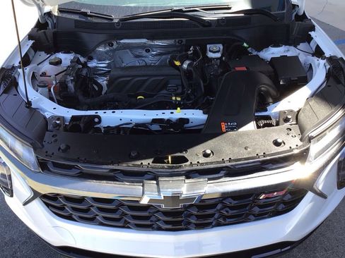Used 2024 Chevrolet Trax RS w/ Driver Confidence Package FWD image 38