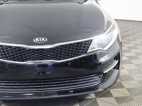 Used 2017 Kia Optima LX image 11